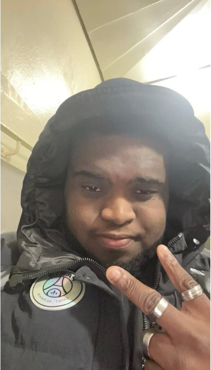 Profil de Fouzi, 32 ans, Annonces gay à Gruyères (Fribourg)
