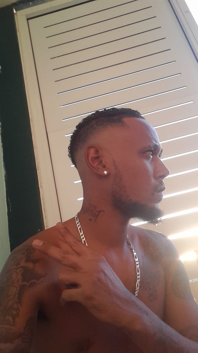 Profil de Davide, 35 ans, Annonces gay à Lully FR (Fribourg)