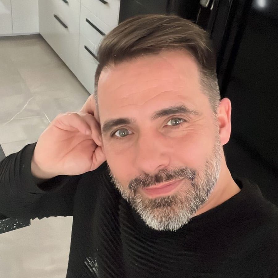 Profil de Jacques-philippe, 45 ans, Annonces gay à Pont-la-Ville (Fribourg)