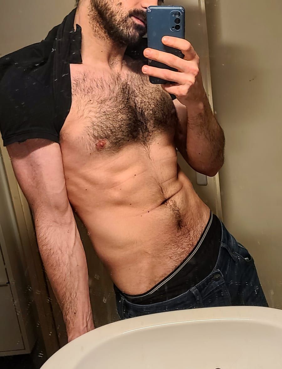 Profil de Arzhel, 23 ans, Annonces gay arabe à Châtonnaye (Fribourg)