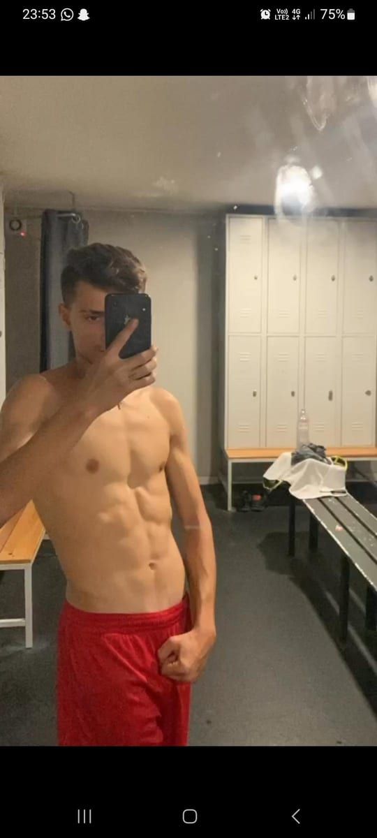 Livai - Annonces gay à Villarimboud Profil de Livai, 33 ans, Annonces gay à Villarimboud (Fribourg)