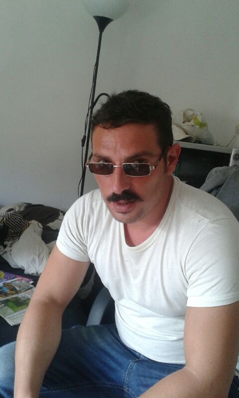 Profil de Eyoub, 31 ans, Annonces gay arabe à Muntelier (Fribourg)