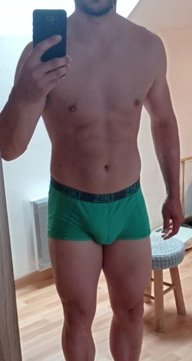 Profil de Djino, 30 ans, Annonces gay à Russy (Fribourg)