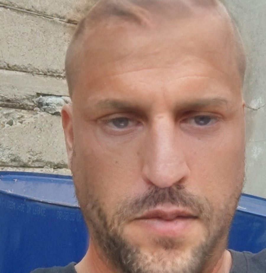 Profil de Soyan, 44 ans, Annonces gay à Grenilles (Fribourg)