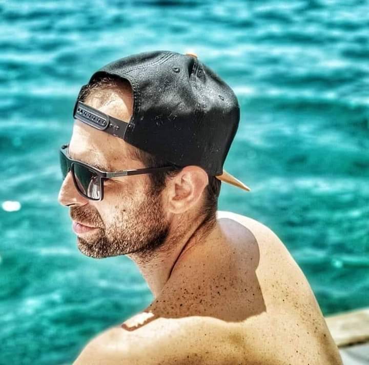 Rezki - Annonces gay à Estévenens Profil de Rezki, 39 ans, Annonces gay à Estévenens (Fribourg)
