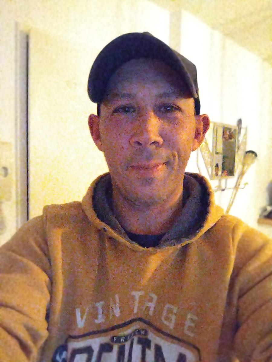 Profil de Lilouan, 28 ans, Annonces gay à Murist (Fribourg)