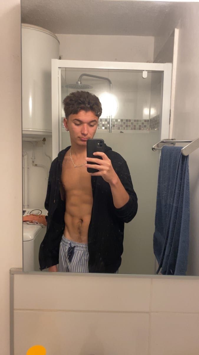 Profil de Cheikhou, 28 ans, Annonces gay arabe à Léchelles (Fribourg)