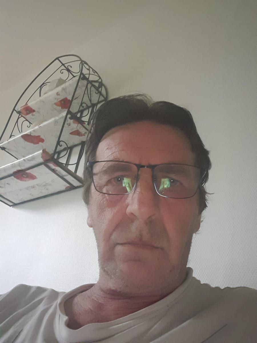 Profil de Riwall, 28 ans, Annonces gay à Grenilles (Fribourg)