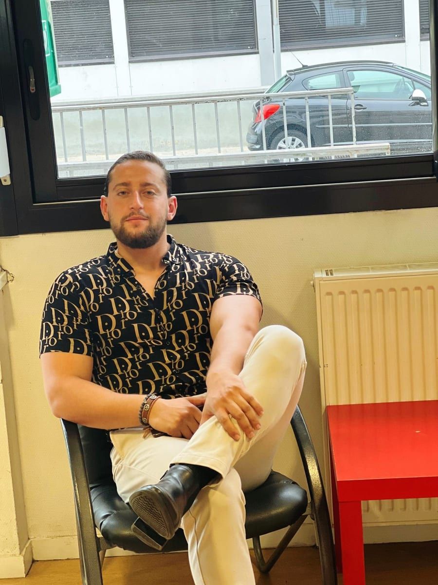 Profil de Renzo, 27 ans, Annonces gay à Semsales (Fribourg)