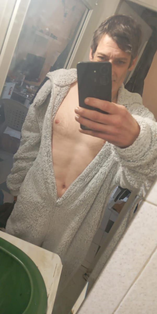 Profil de Hasim, 27 ans, Annonces gay à Corminboeuf (Fribourg)