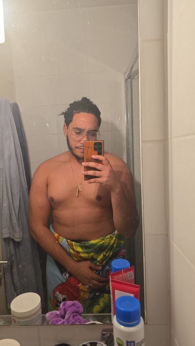 Ishaq - Annonces gay à Estévenens Profil de Ishaq, 24 ans, Annonces gay à Estévenens (Fribourg)