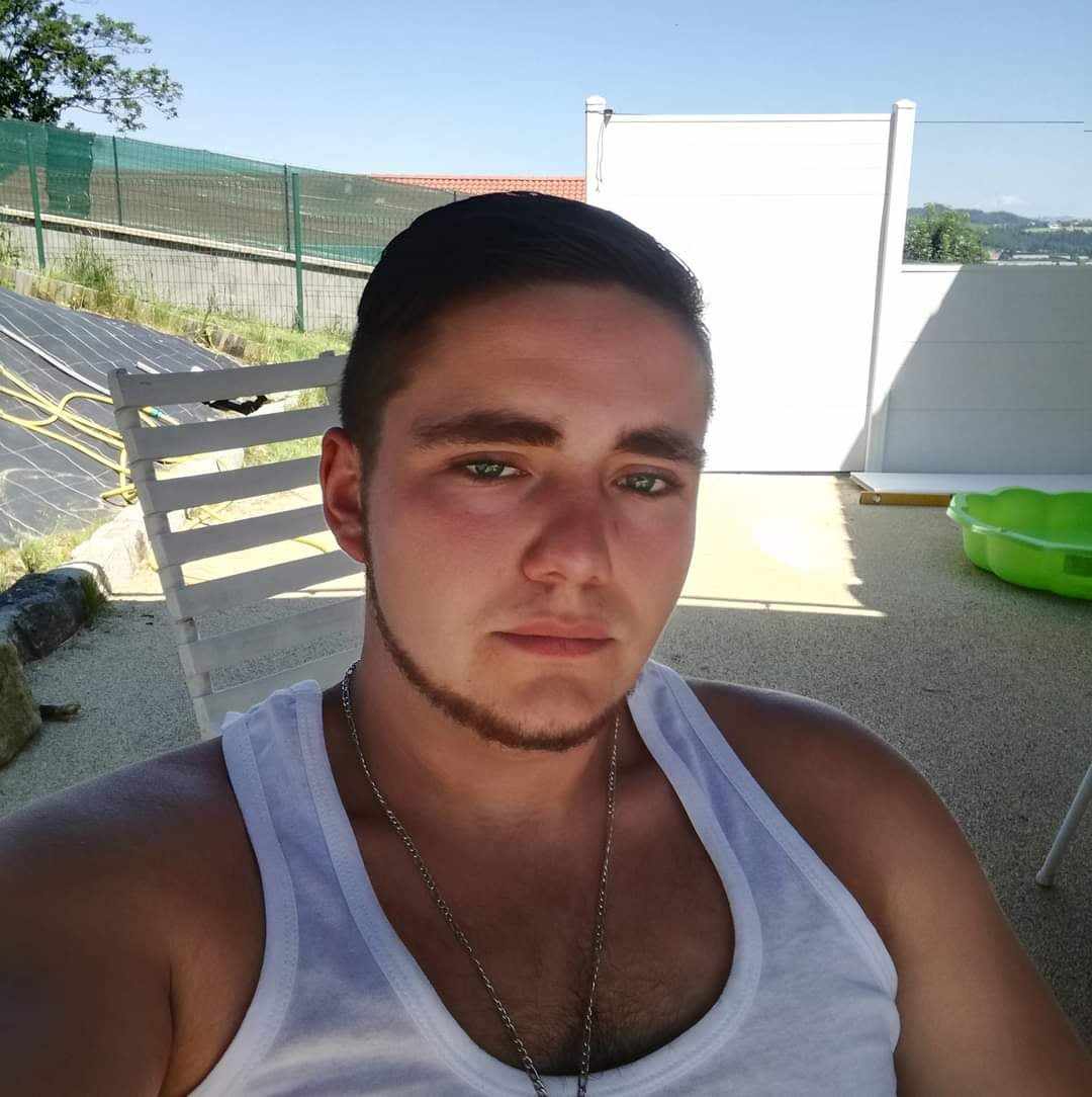Profil de Oury, 45 ans, Annonces gay à Chandon (Fribourg)