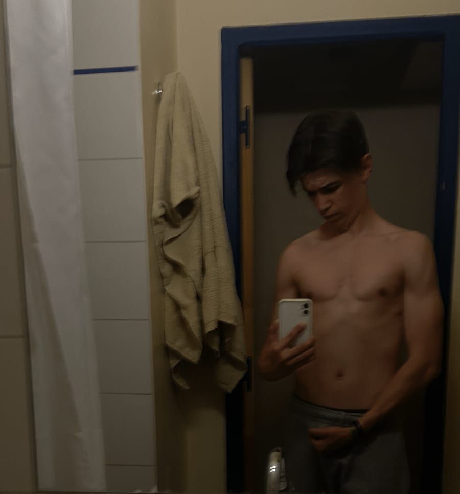 Profil de Honorat, 24 ans, Annonces gay à Bussy FR (Fribourg)