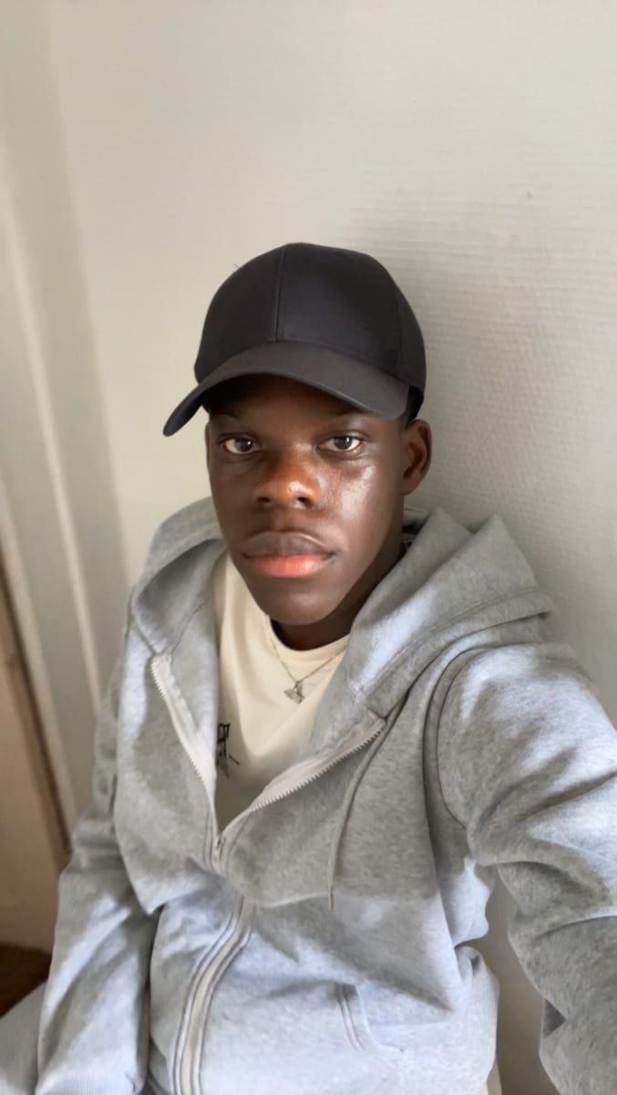 Profil de Aliriza, 43 ans, Annonces gay à Môtier (Vully) (Fribourg)