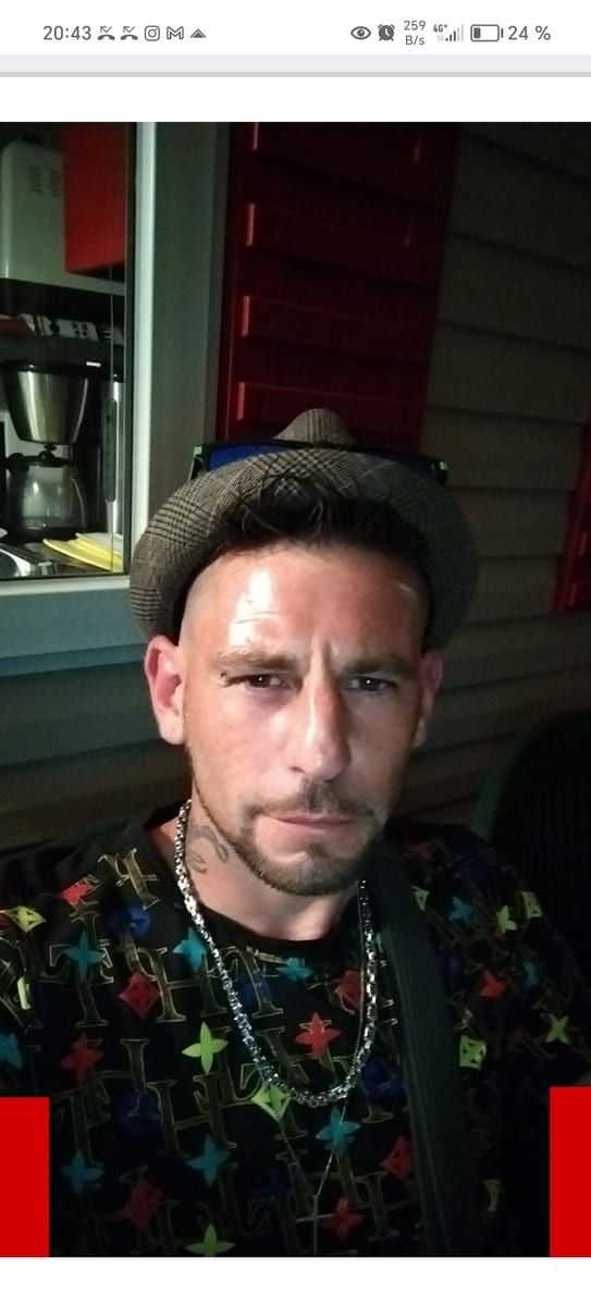 Profil de Soleiman, 44 ans, Annonces gay à Mur (Vully) FR (Fribourg)