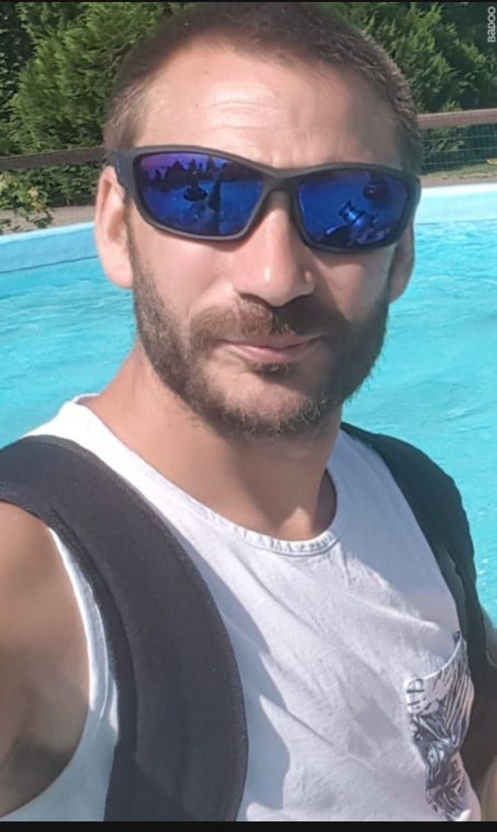 Profil de Joël, 35 ans, Annonces gay à La Corbaz (Fribourg)