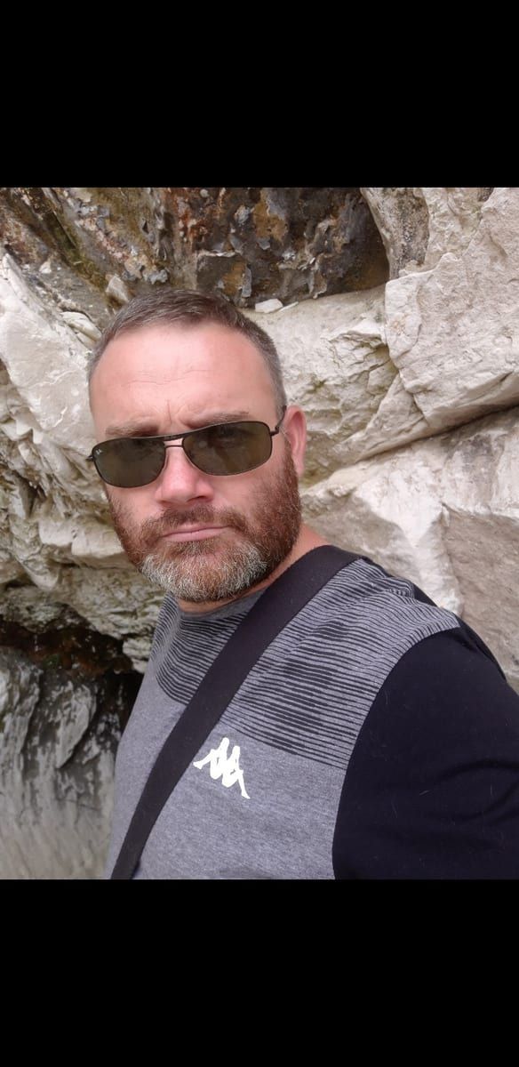 Anass - Annonces gay à Villarimboud Profil de Anass, 42 ans, Annonces gay à Villarimboud (Fribourg)