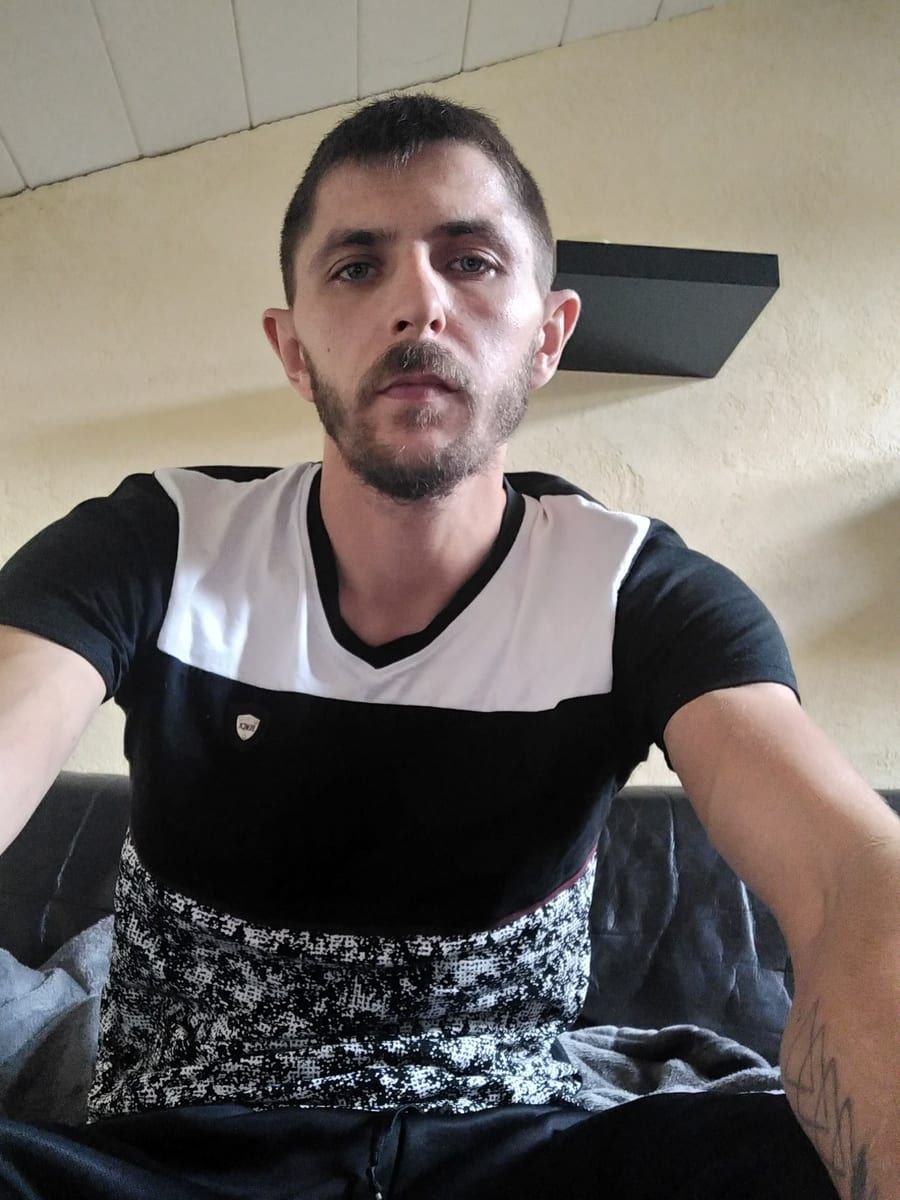 Profil de Helier, 36 ans, Annonces gay à Barberêche (Fribourg)