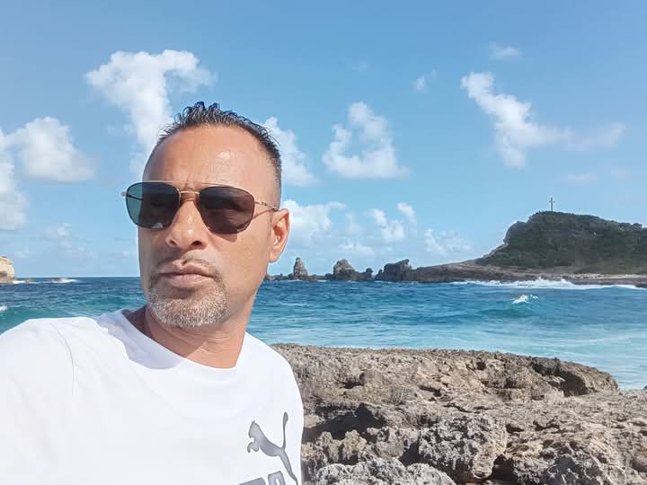Profil de Iago, 23 ans, Annonces gay arabe à Muntelier (Fribourg)