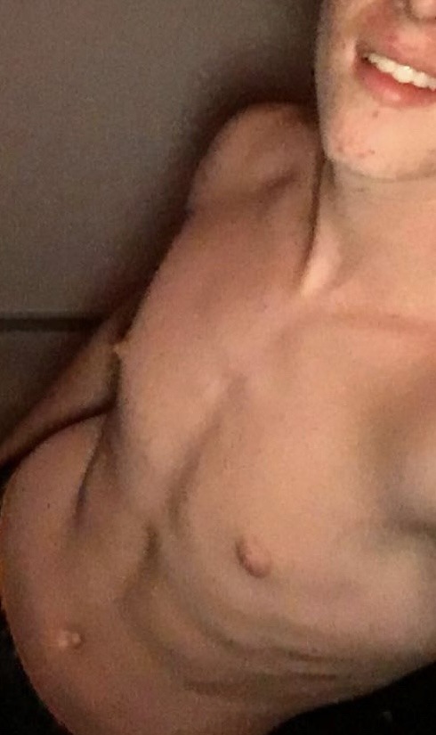 Profil de Ellioth, 27 ans, Annonces gay à Riaz (Fribourg)