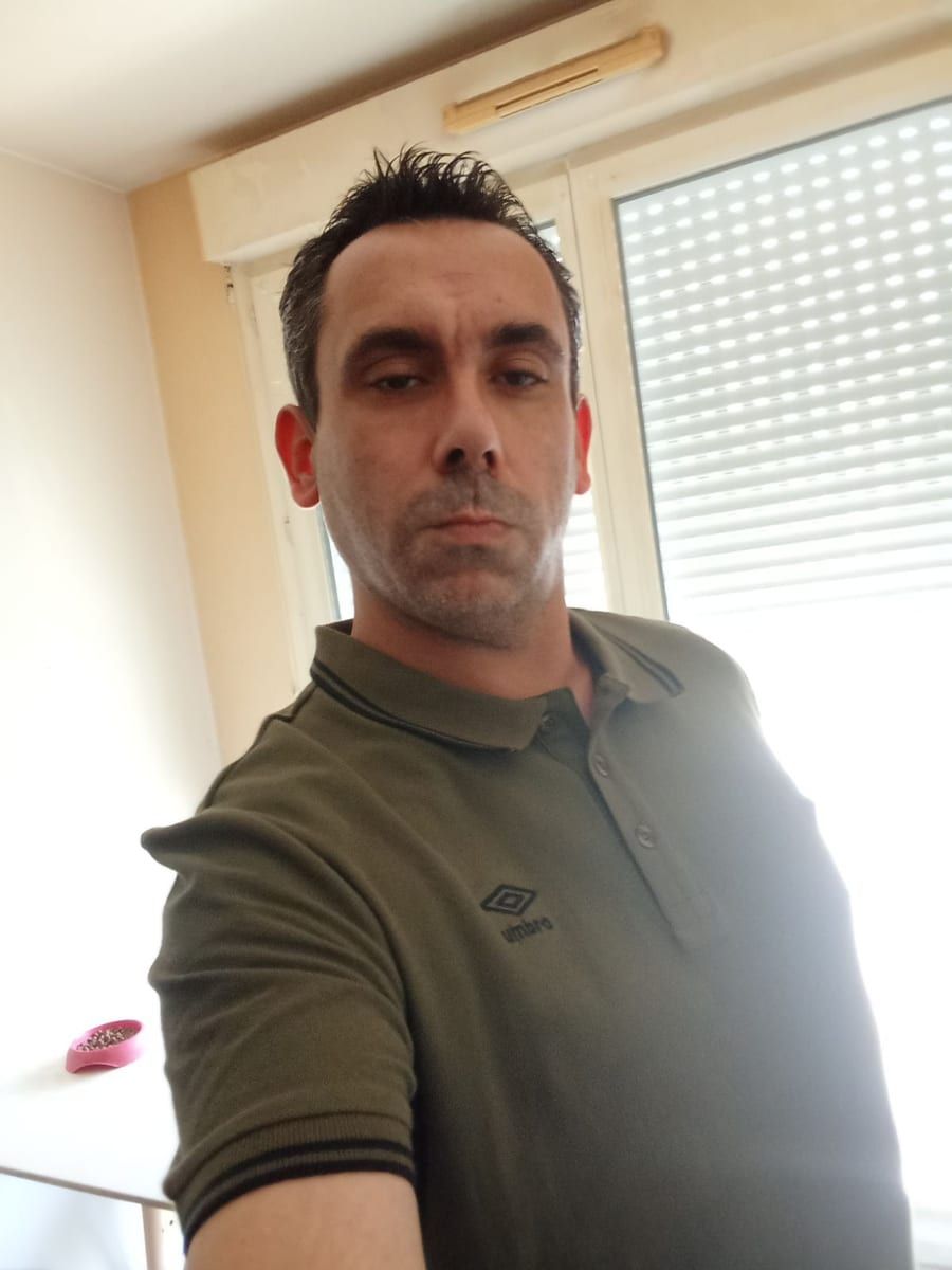 Profil de Nels, 42 ans, Annonces gay à Zumholz (Fribourg)