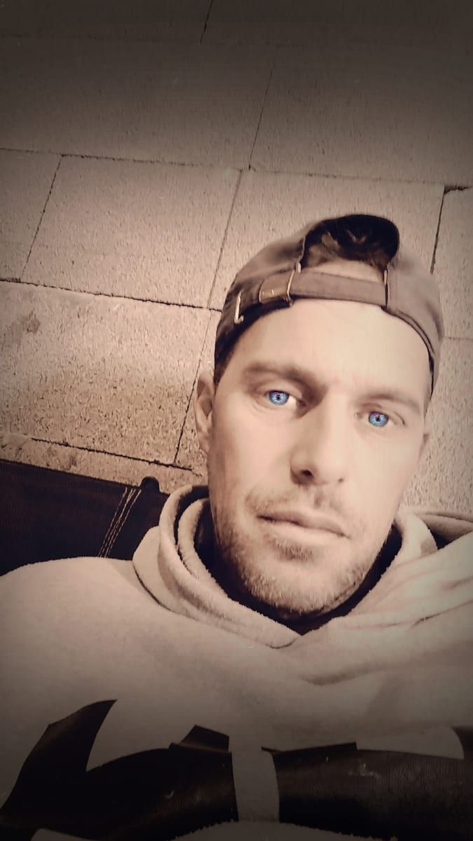 Profil de Redan, 27 ans, Annonces gay arabe à Morlon (Fribourg)